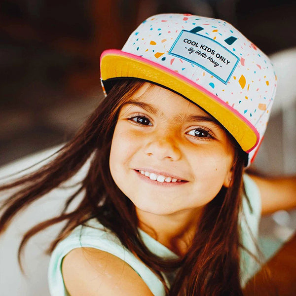 Lippalakit ja kesähatut