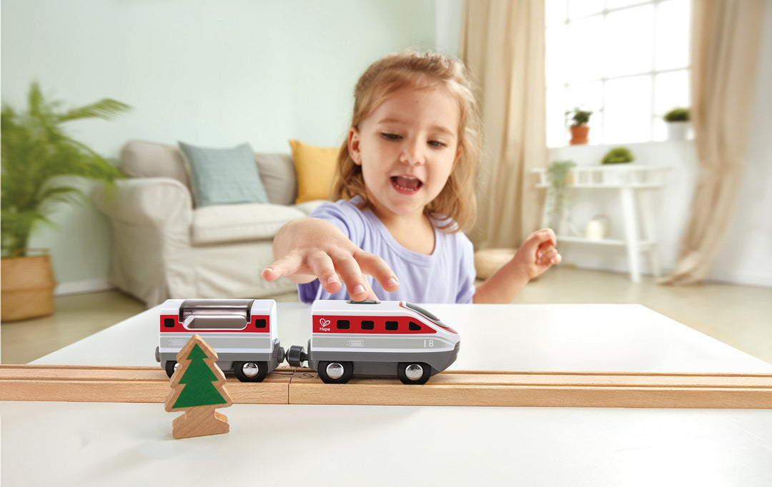 Hape Intercity juna paristoilla